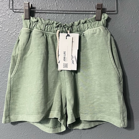 NWT ZARA Girls Green Athletic Comfy Shorts Sz 9 Drawstring Paper Bag Waist NEW!! - Picture 1 of 7